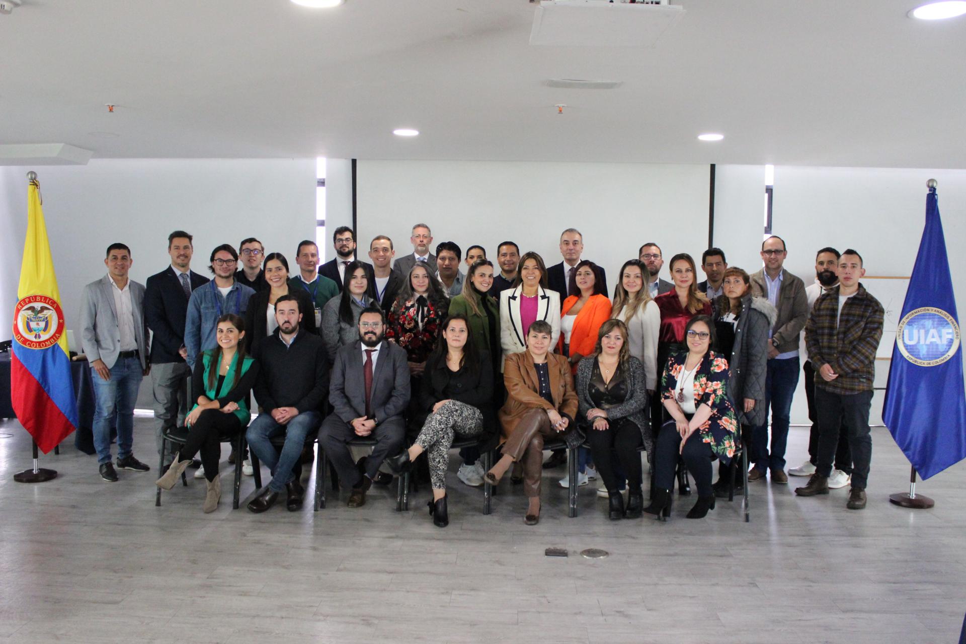 La UIAF lideró curso sobre APNFD