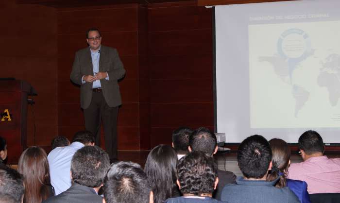 Luis Edmundo Suárez