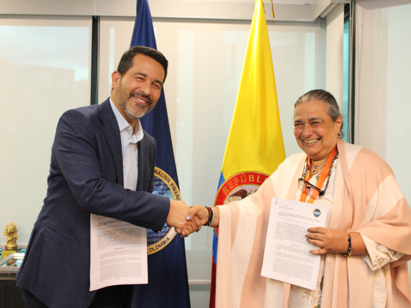 Firma de convenio entre la UIAF y la Supertransporte