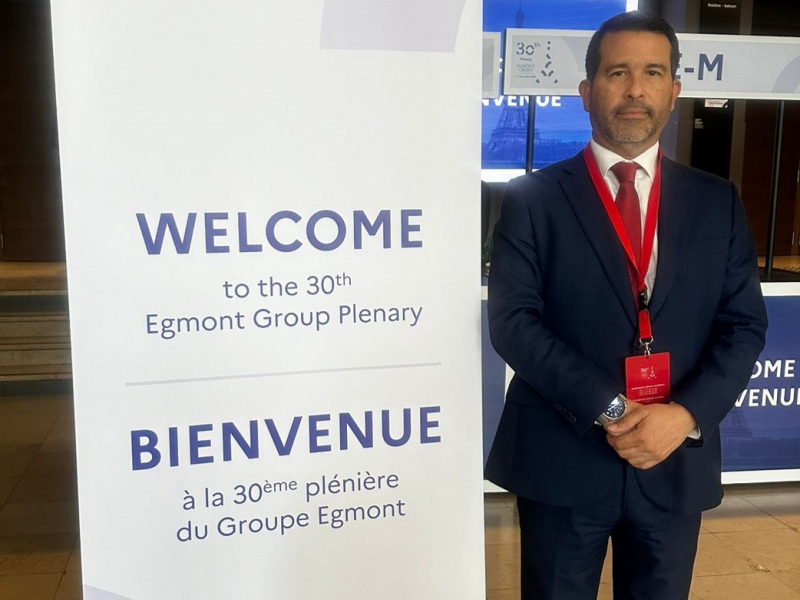 En París, el director general participó en la 30 plenaria del Grupo Egmont