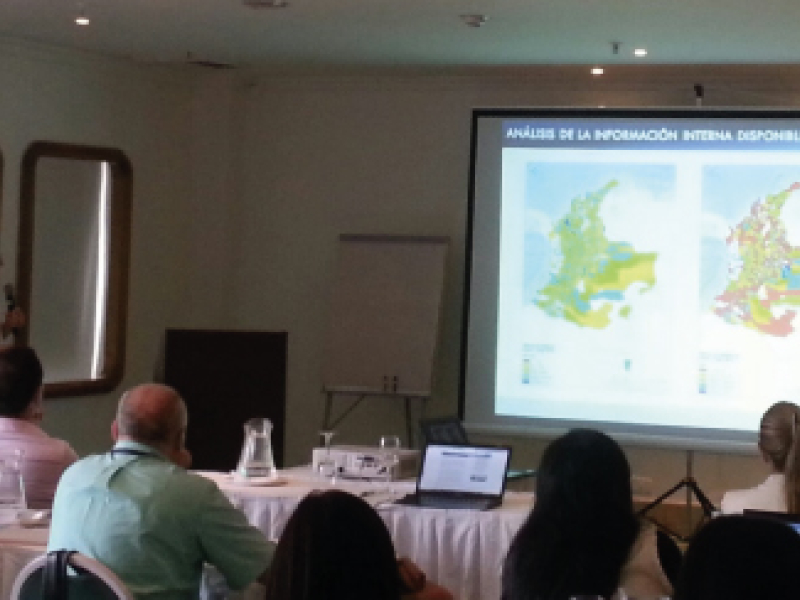 15 de Julio de 2015: La UIAF participa en talleres de capacitación para los sectores reportantes