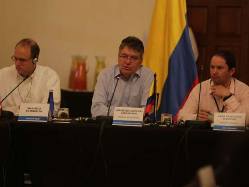 Ministerio de Hacienda y UIAF presentan avances frente a casos de corrupción transnacional