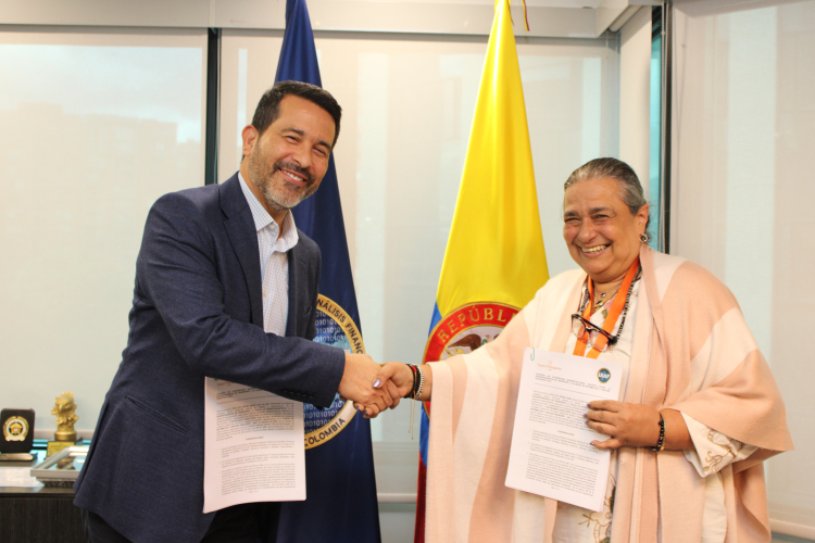 Firma de convenio entre la UIAF y la Supertransporte
