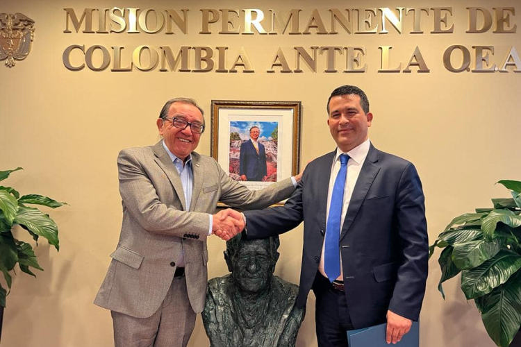 En Washington, el director Llinás fortalece lazos con embajador de Colombia ante la OEA