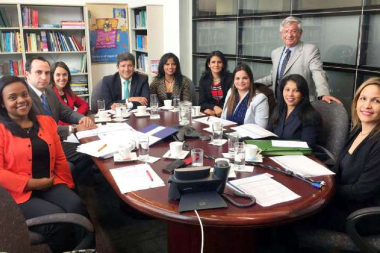 Funcionarios panameños del sistema ALA/CFT se capacitan en Colombia