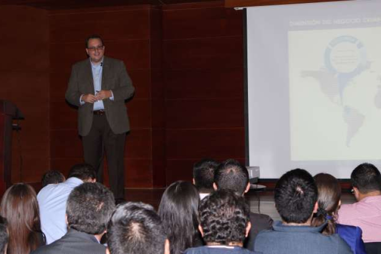 Luis Edmundo Suárez explica las ventajas de Big Data aplicada al análisis financiero